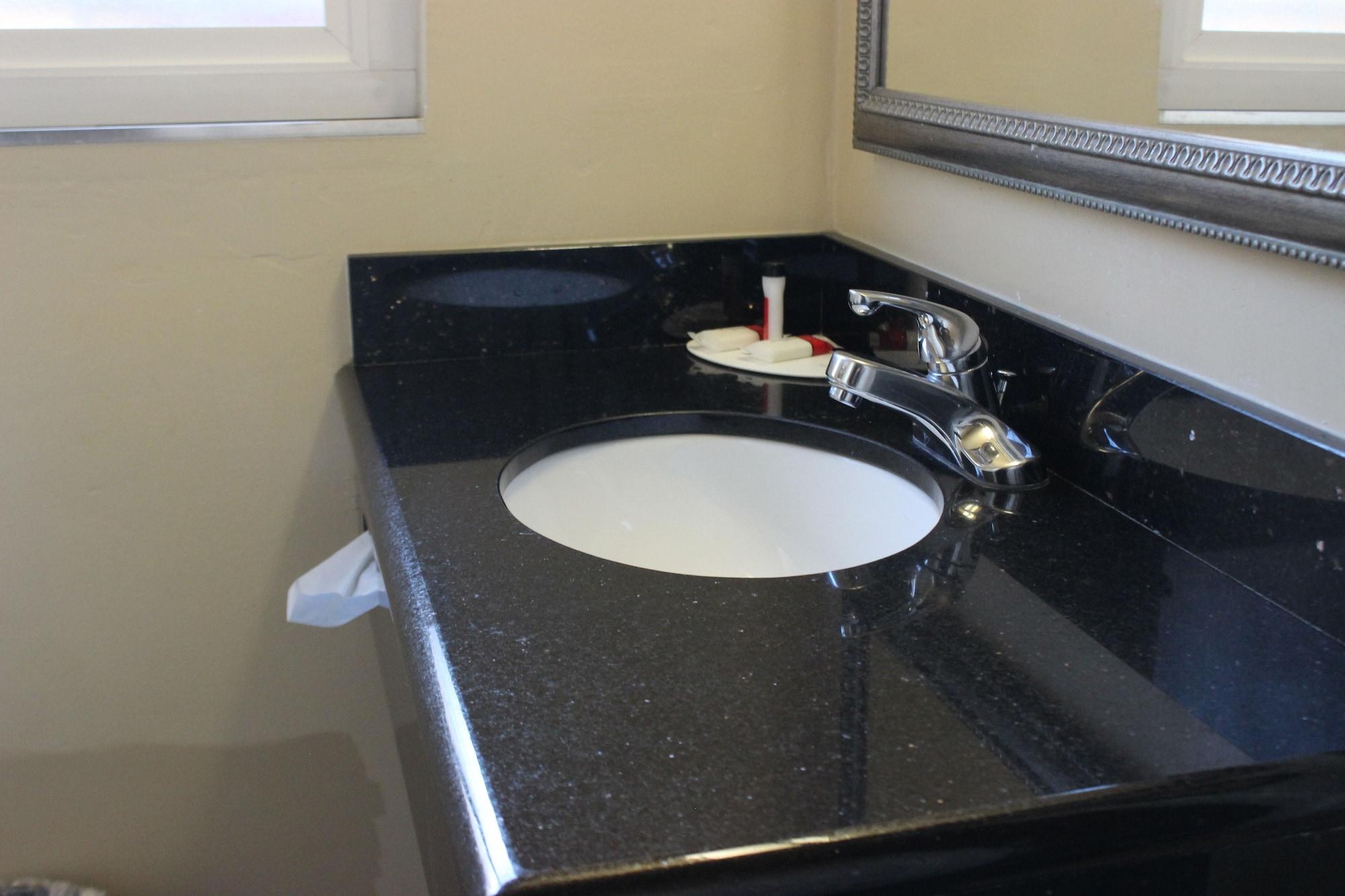 Super 8 By Wyndham Berkeley Motel Екстериор снимка